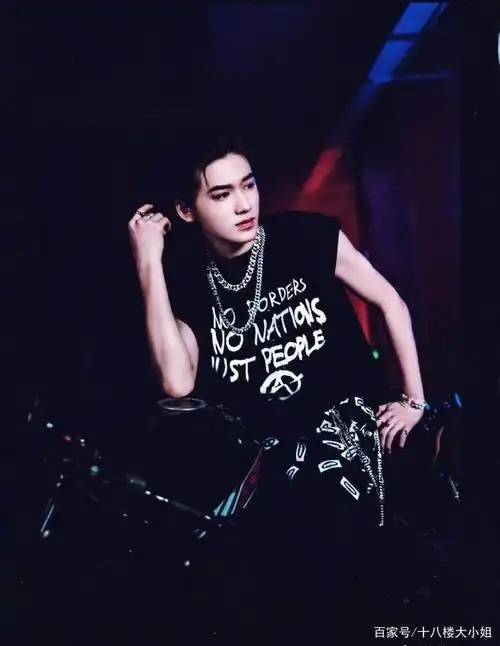 【时代少年团-宋亚轩】没有人能拒绝港风背头的芽芽