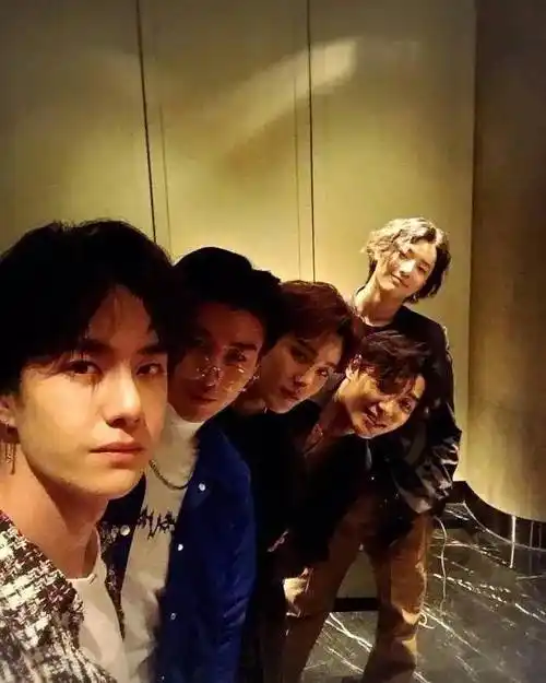 男爱豆突然承认隐婚生子,曾是乐华男团,与王一博是队友_活动_金圣柱