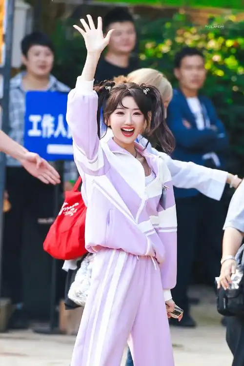 毛晓彤y2k编发好甜