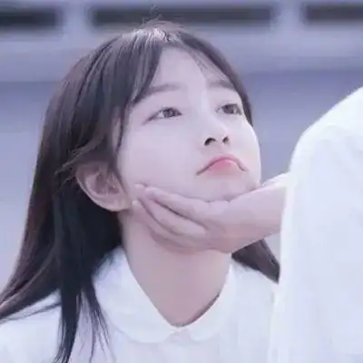 情侣头像一对两张 l 自己一个人住是什么体验