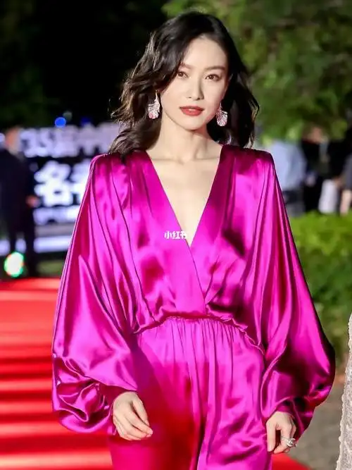 倪妮奚美娟 一同走上提名者表彰仪式红毯!