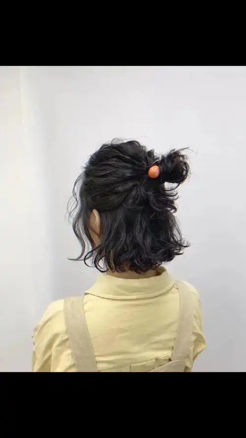 韩系丸子头烫发