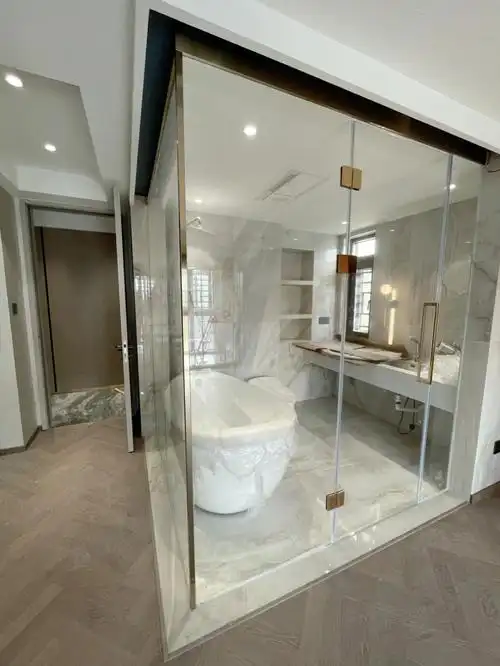 玻璃卫生间