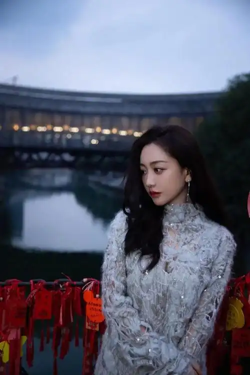 杨蓉垚垚姑娘古城的浪漫676767