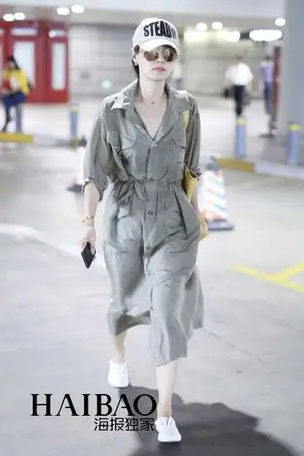 马伊琍2018年6月13日上海机场街拍