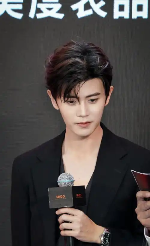 美度品牌代言人任嘉伦##今日星拍放送