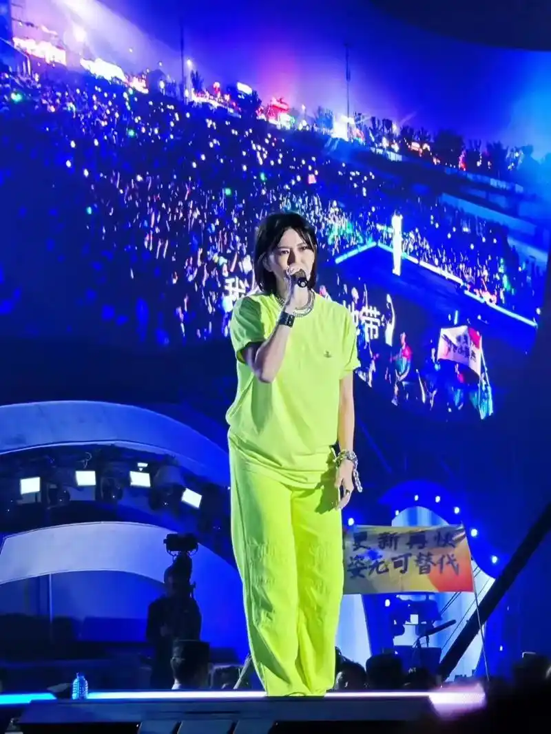 青岛凤凰音乐节.孙燕姿唱歌真的好听,喜欢开始懂了,我怀念的, - 抖音