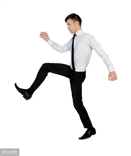 形容走路的词语-一个人走路的姿势,暴露了他的性格,千人千姿态,你是哪