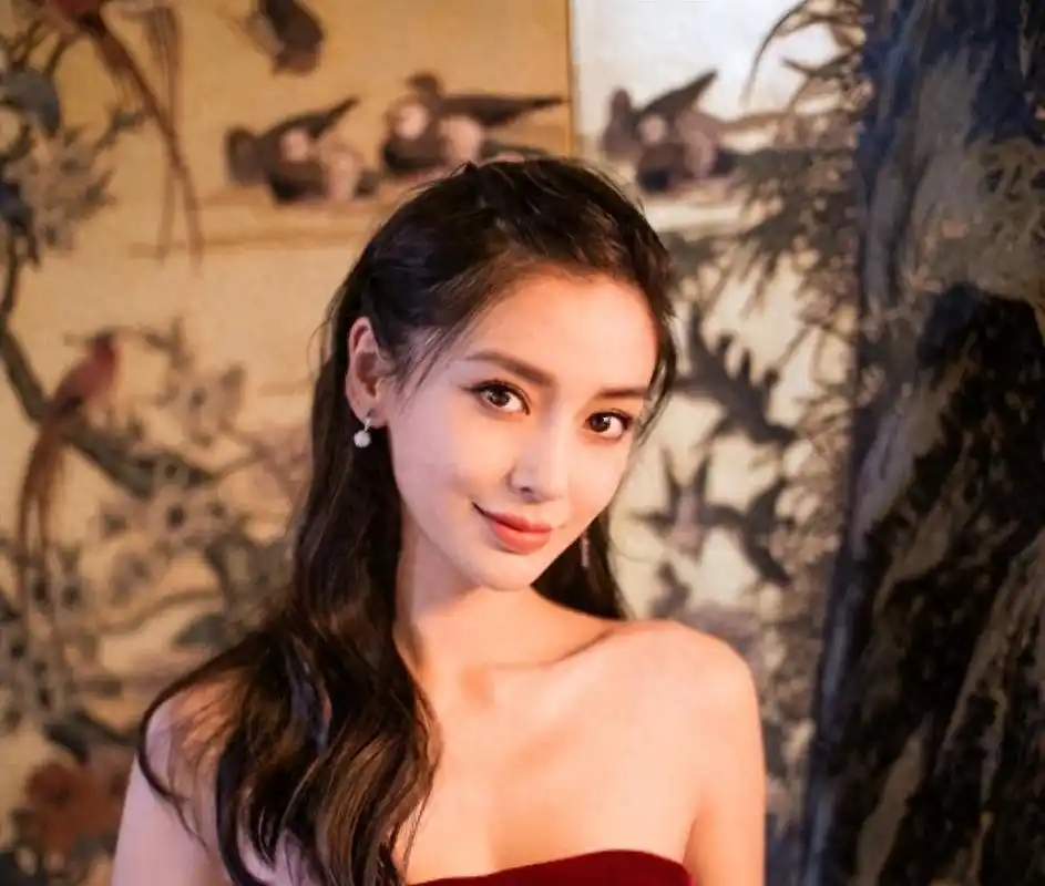 angelababy头像照片被禁用,或因疯马秀风波遭封杀?她这样回应!
