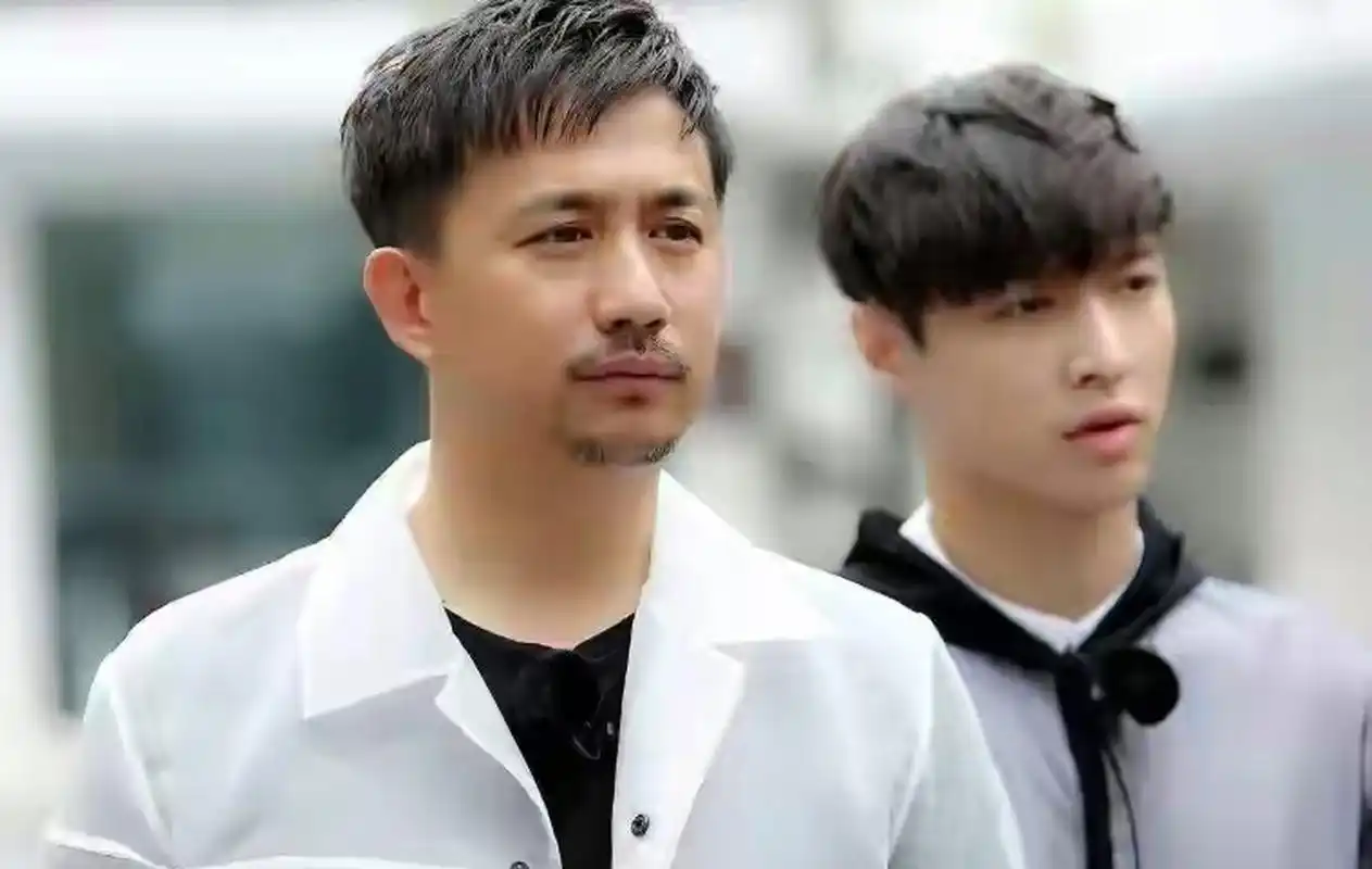 张艺兴和黄磊的关系真的好吗?