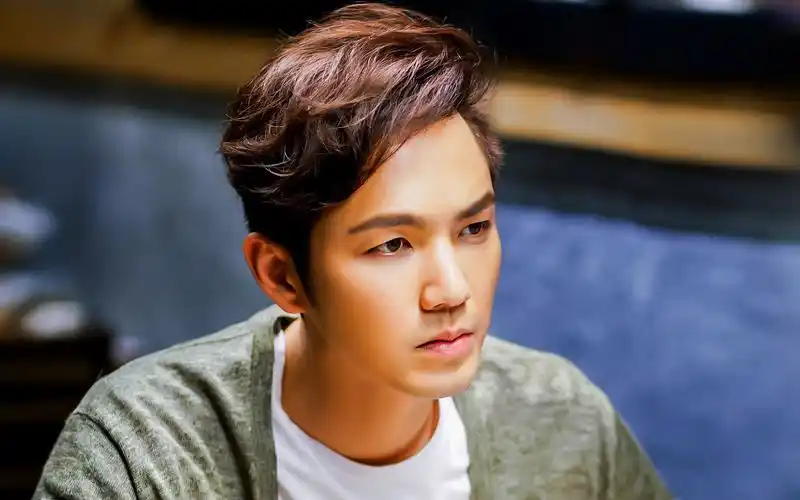 钟汉良《一路繁花相送》剧照图片桌面壁纸