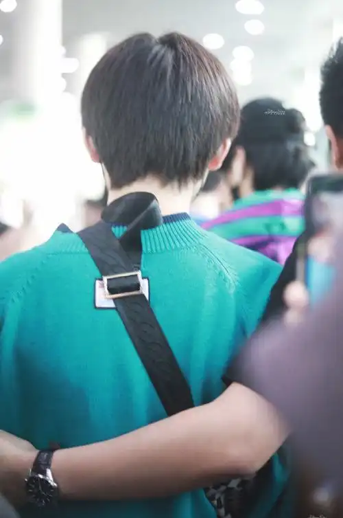 宋亚轩背影安全感