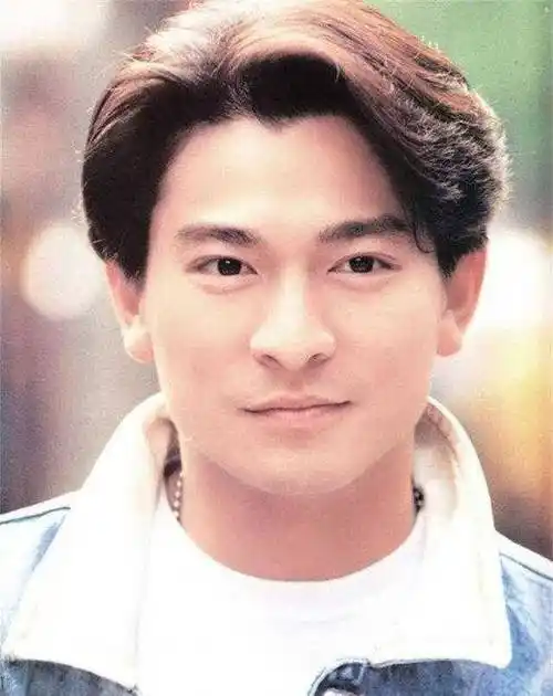 原创被天王藏了23年46岁诞下一女朱丽倩嫁刘德华后受了多少委屈