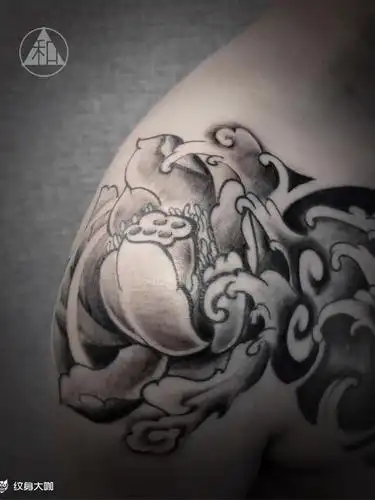 莲花遮盖半甲_纹身图案手稿图片_云龙的纹身作品集