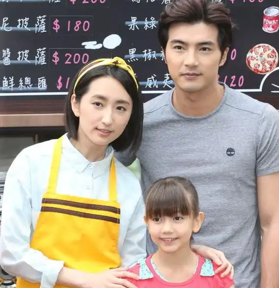 曝贺军翔背着妻子吻辣妹,葛斯齐称手握猛料,经纪人不敢正面回应