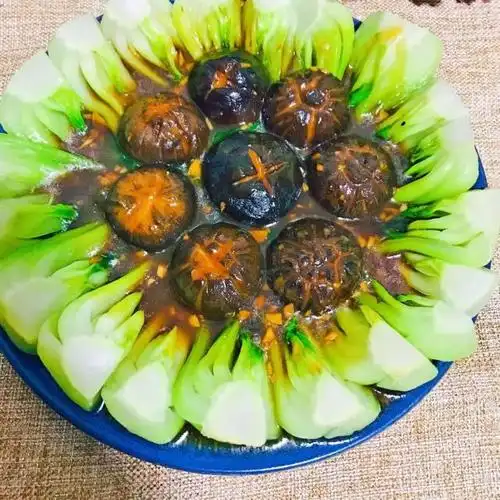 摆盘非常好看的一道菜,关键是味道还很棒,宴客必备哦