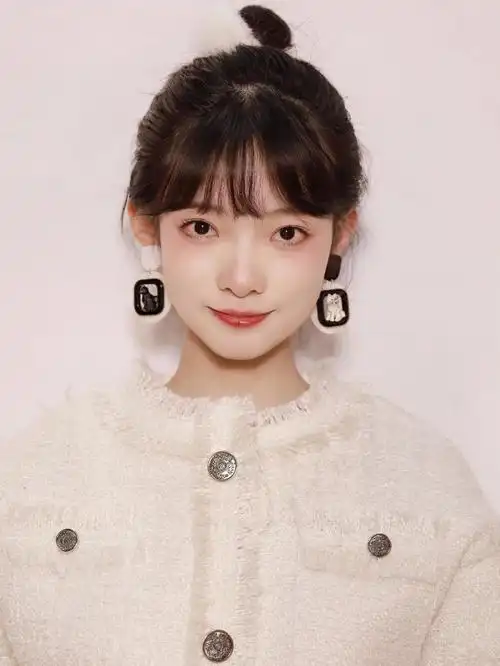 新年发型短发女生可以扎的丸子头2