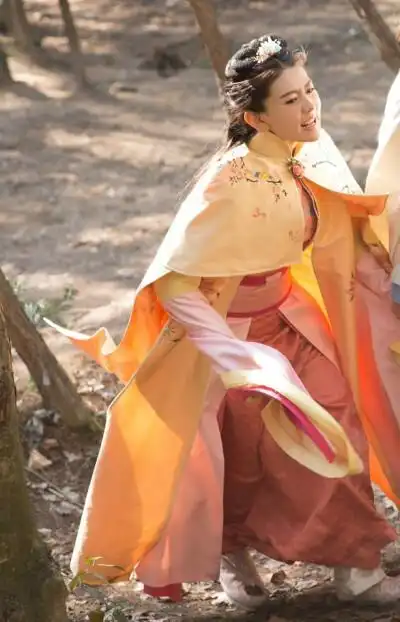 梁洁 饰 曲檀儿(曲小檀)