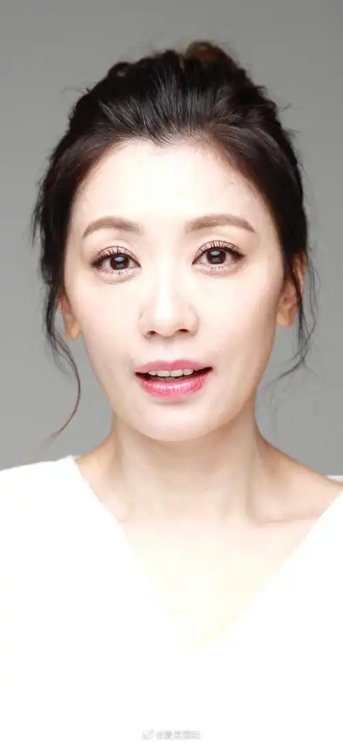 贾静雯棚拍#高清壁纸#高清原图超话#明星原图##明星生图