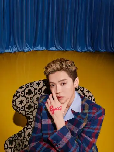 古驰推出全新美妆宣传大片由品牌代言人鹿晗演绎