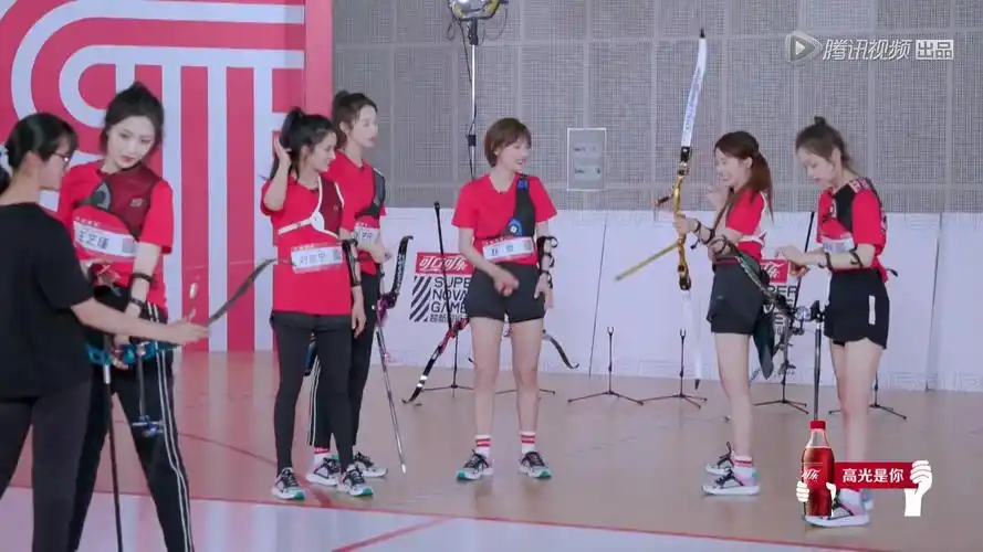 硬糖少女303超新星运动会射箭练习赵粤高手上场王艺瑾变加油担当