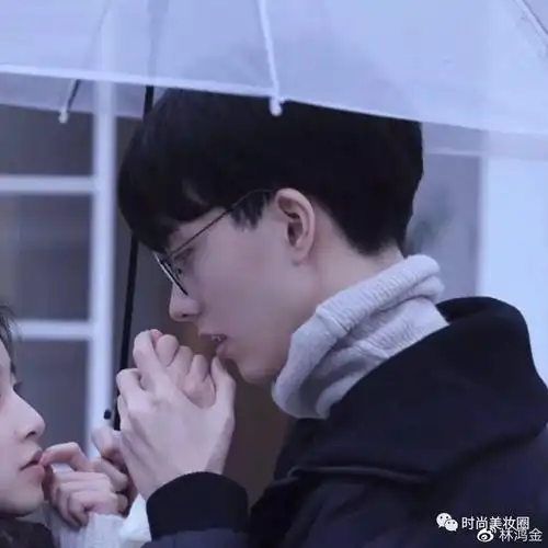 2021抖音最火的情侣头像 一人一半情侣专用