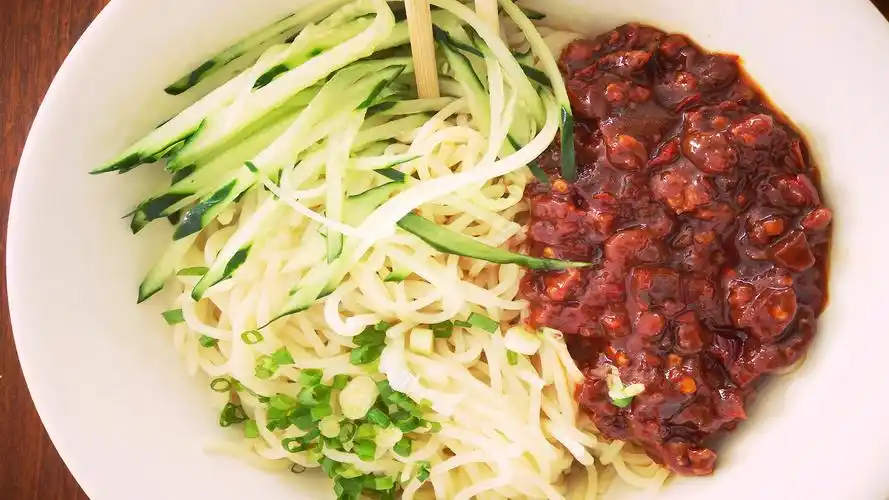 老北京炸酱面高清图片桌面壁纸