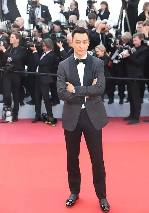 吴彦祖盲肠溃烂做手术?9天暴瘦13斤!1个月后就返工,太拼命!