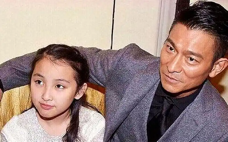 刘德华女儿照片曝光,刘向蕙容貌赶超妈妈朱丽倩,网友:美人胚子