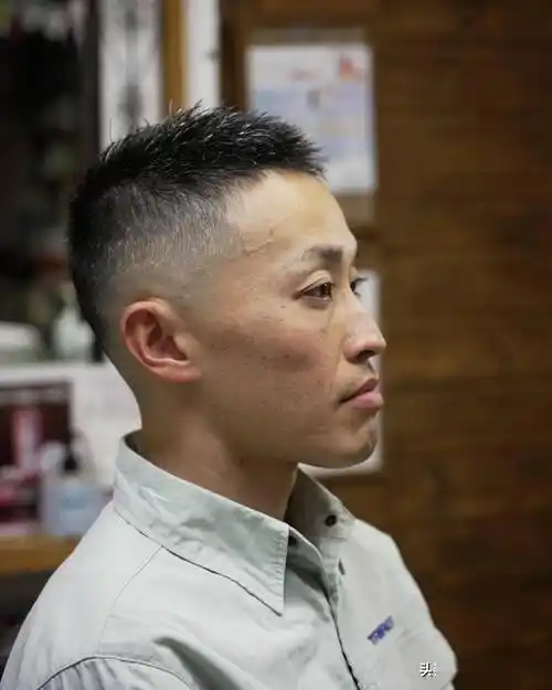 41到61岁男士,要换发型看看这几款,就算头发花白一样很帅气_修剪_魅力