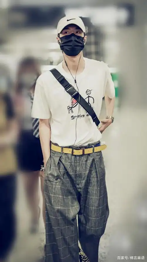 看王一博如何用一条腰带玩转时尚,一波王炸