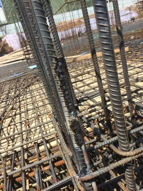 悦江阁    6#楼底层防雷接地网焊接