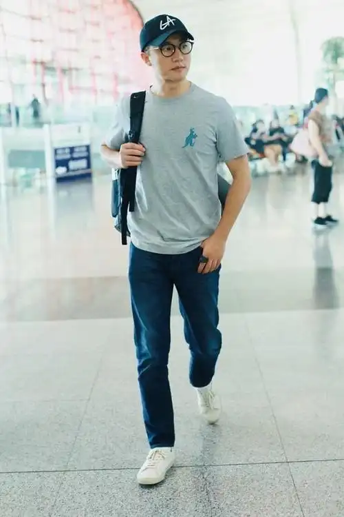 黄轩春夏时尚大片,造型简洁帅气,177cm也能轻松穿出模特范