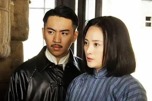 《姥爷的抗战》卫视开播 关宇留起胡子扮"老爷"