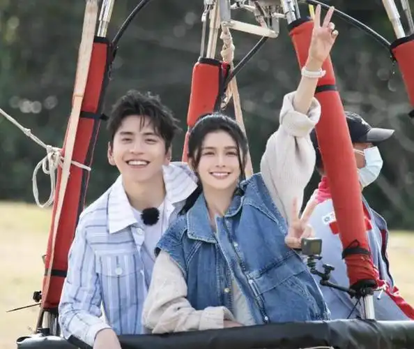 王大陆和蔡卓宜:俩人相识于综艺《怦然再心动》2021年5月,王大陆和