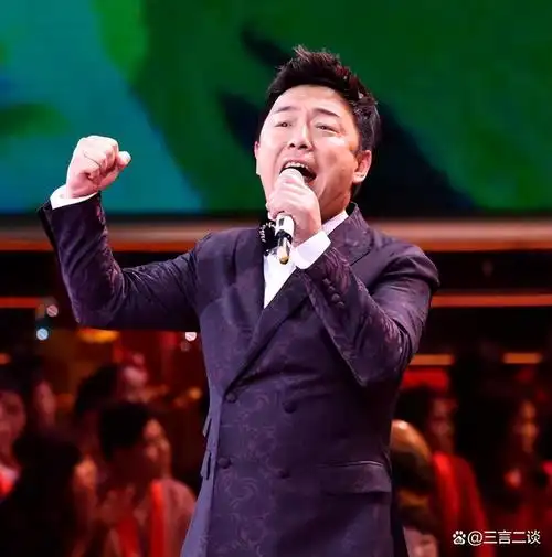 舞台推广电影的时候唱过《爱与愁》,和庾澄庆合唱过改编版《水手》