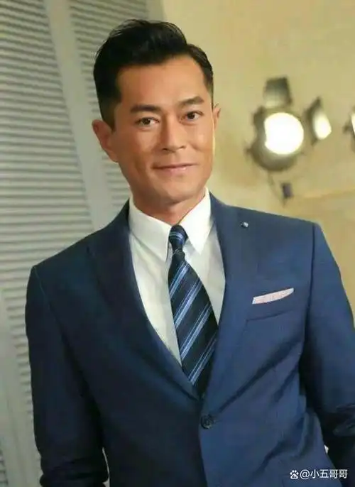 古天乐,1970年10月21日出生于中国香港,祖籍广东省中山市,是一位著名