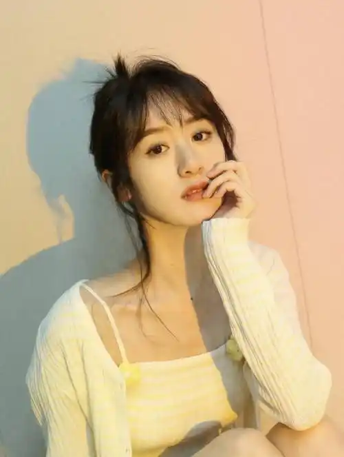 袁冰妍清凉一夏写真:甜美俏丽,窈窕淑女_袁冰妍_写真_俏丽