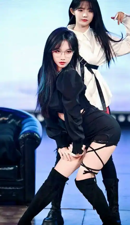 宋昕冉性感美图,肥美丰腴的美臀,展现无可抵挡的性感魅力_身材_气质