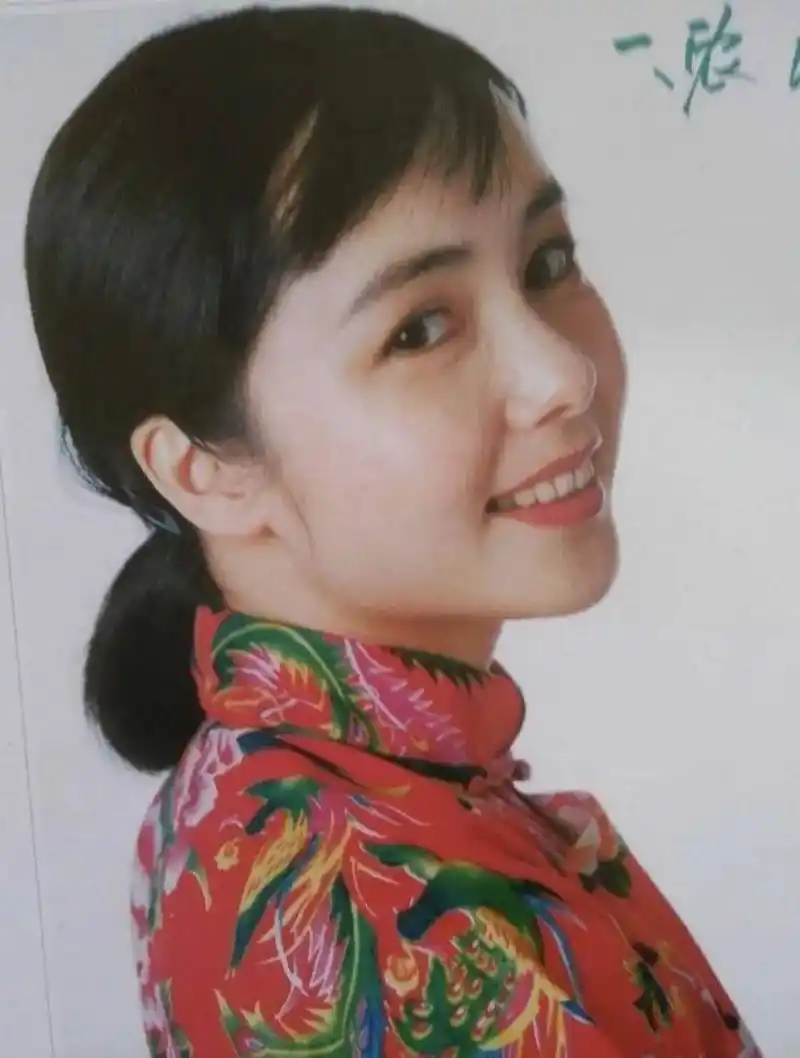 蒋雯丽,1966年6月20日,出生于安徽省蚌埠市蚌山区,中国 - 抖音