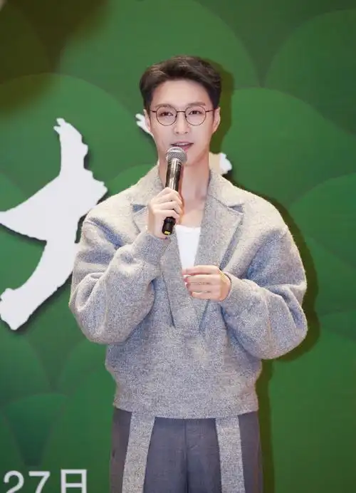 230824|工作室更新张艺兴济宁艺术工坊照片9p以圣贤为师,与经典同行