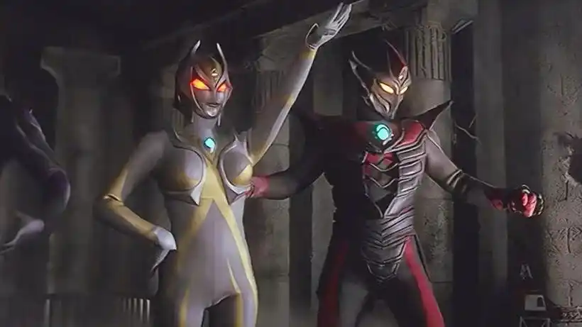 此时的居间惠队长正随着guts一个探索队考察太平洋上一个名叫露露耶的