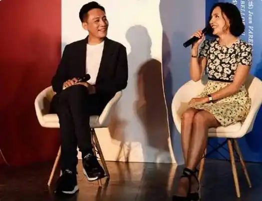 刘烨与妻子安娜初次合作演话剧太幸福如度蜜月结婚17年仍恩爱