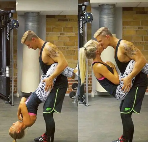 520网络情人节情侣另类方式秀恩爱