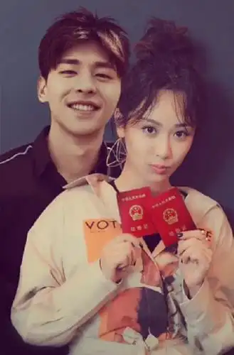 邓伦杨紫cp粉开脑洞p图停不下来这次竟p出俩人领证合照