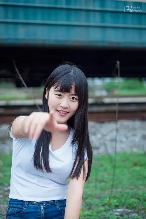 damomo的相册-小女孩和小火车