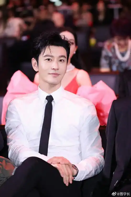 黄晓明叶珂双排玩游戏