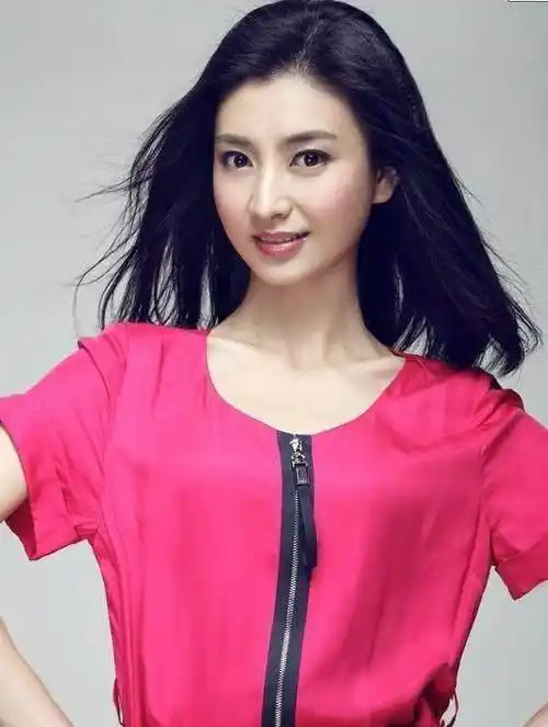 大方,端庄,温婉,典雅～～～她的"眉庄"堪称经典,《甄嬛传》之后,斓曦