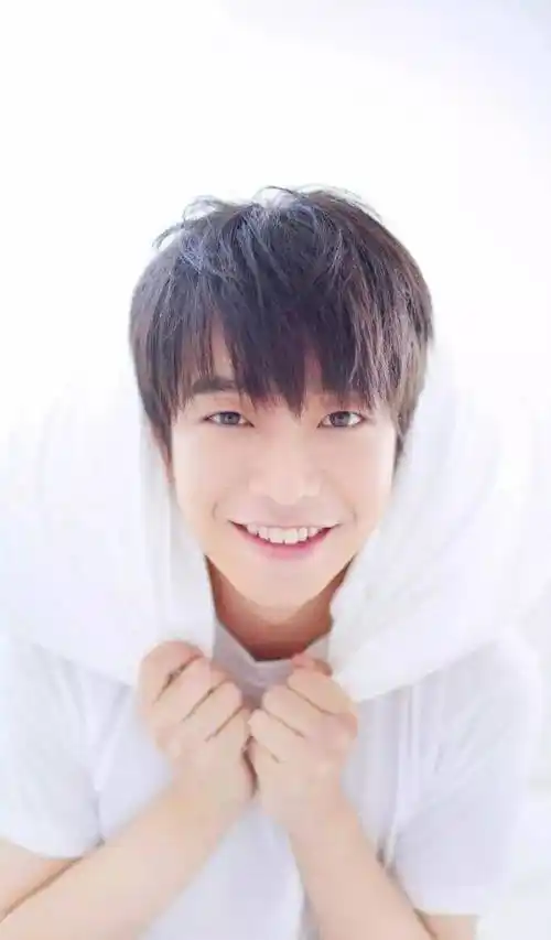 90后内地新生代男演员-彭昱畅_风犬_少年_笑容