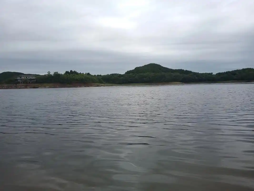 一颗酸芒果 大海蓝天图片真实照片 "天是蓝的云是白的你是甜 - 抖音